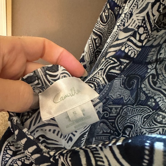 Camilla mini dress with long sleeves and open back with tie - Picture 4 of 5